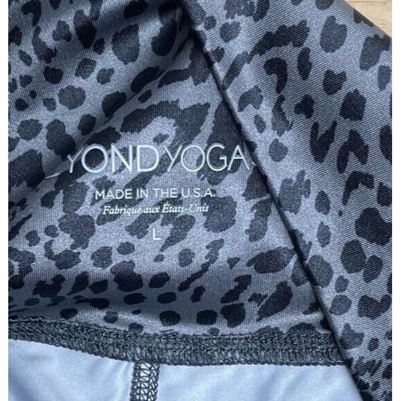 Beyond Yoga Caught in the Midi High Rise Legging Gray Animal Print Large Shiny - Picture 3 of 9